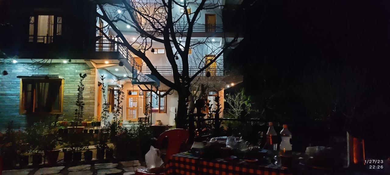 Tirthan Grand Riverside Banjār Exterior foto