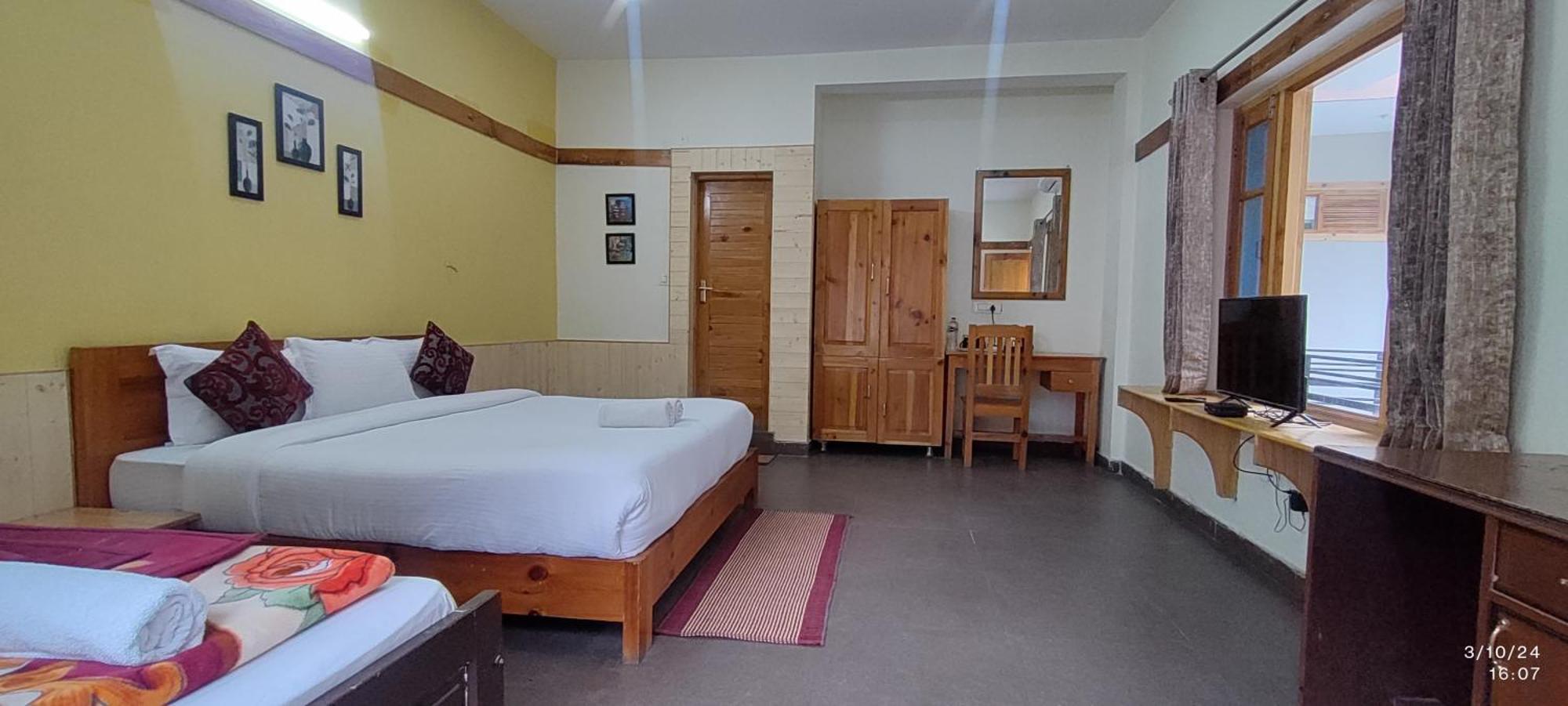 Tirthan Grand Riverside Banjār Exterior foto